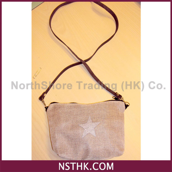 Straw toilet bag with shoulder strap (BOA521)